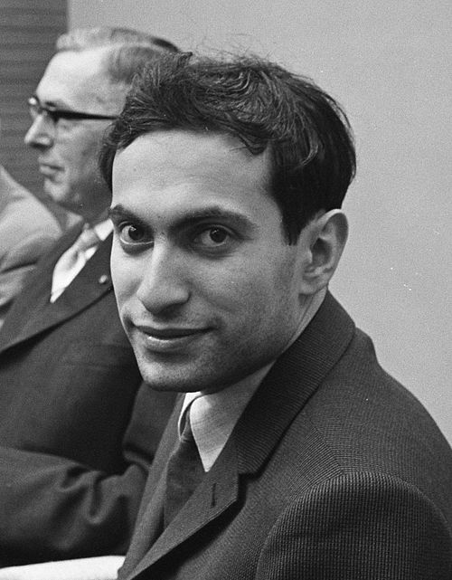 Famous Chess Players Who Wrote Books 5 AD 4nXcR82TZC8rRGmxrIE6U 8