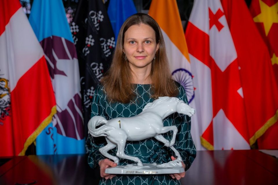 Anna Muzychuk with trophy