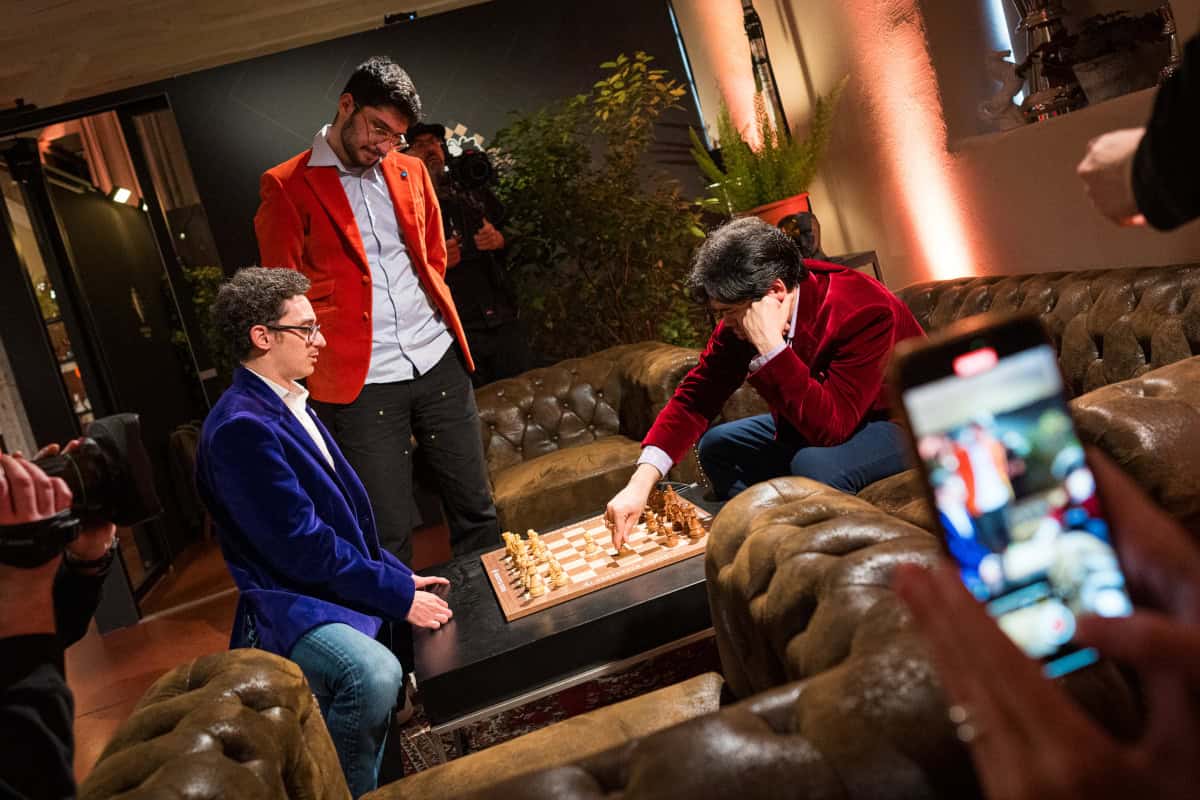 14 Popular Benefits of Playing Chess 4 Chess Players Social Setting