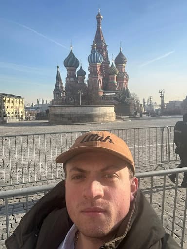 Dubov Defeats Niemann in a Blitz Truth Match 4 Hans Niemann taking a picture in Russia
