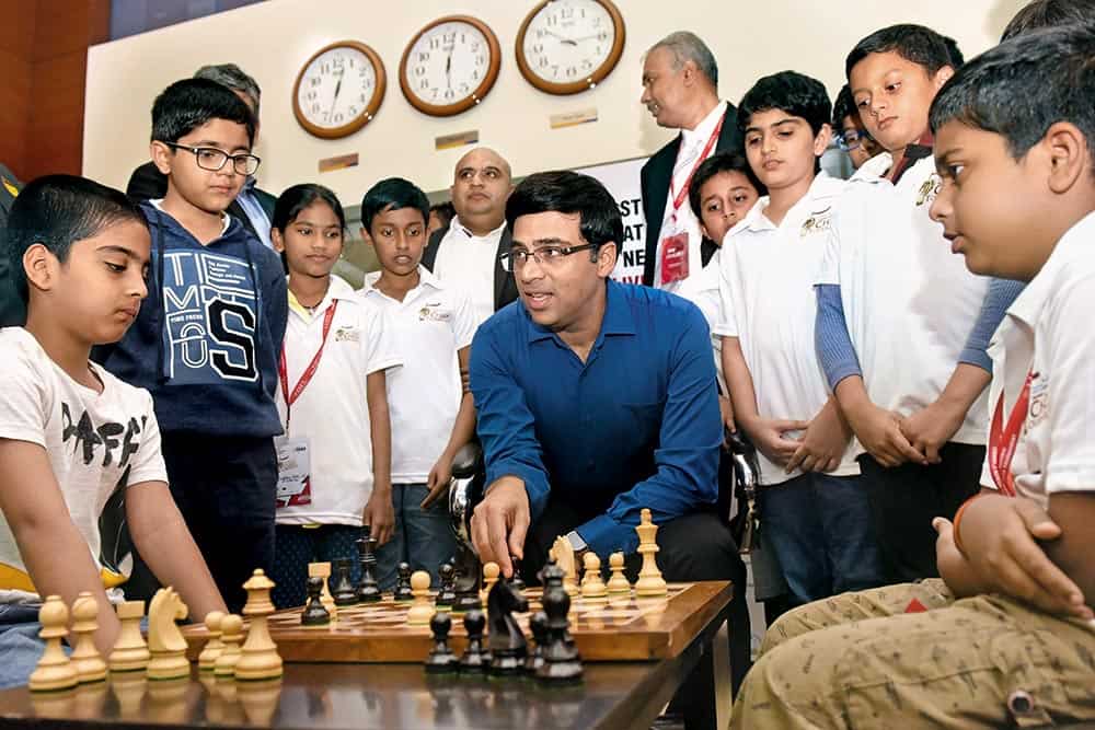 Viswanathan Anand teaching chess to kids