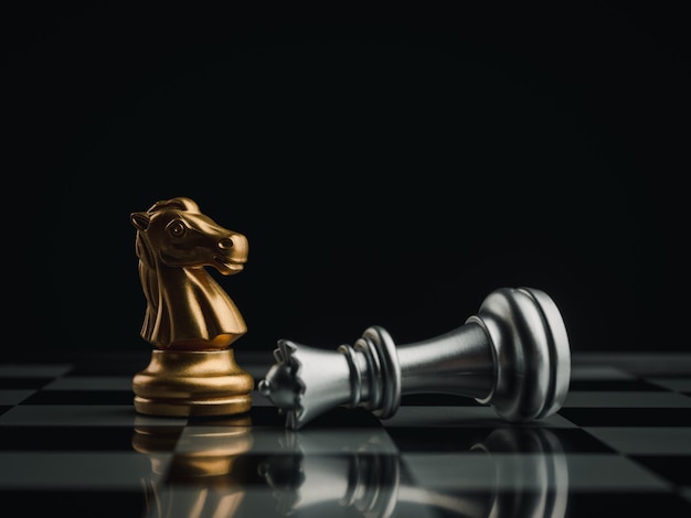 Can a queen move like a knight?